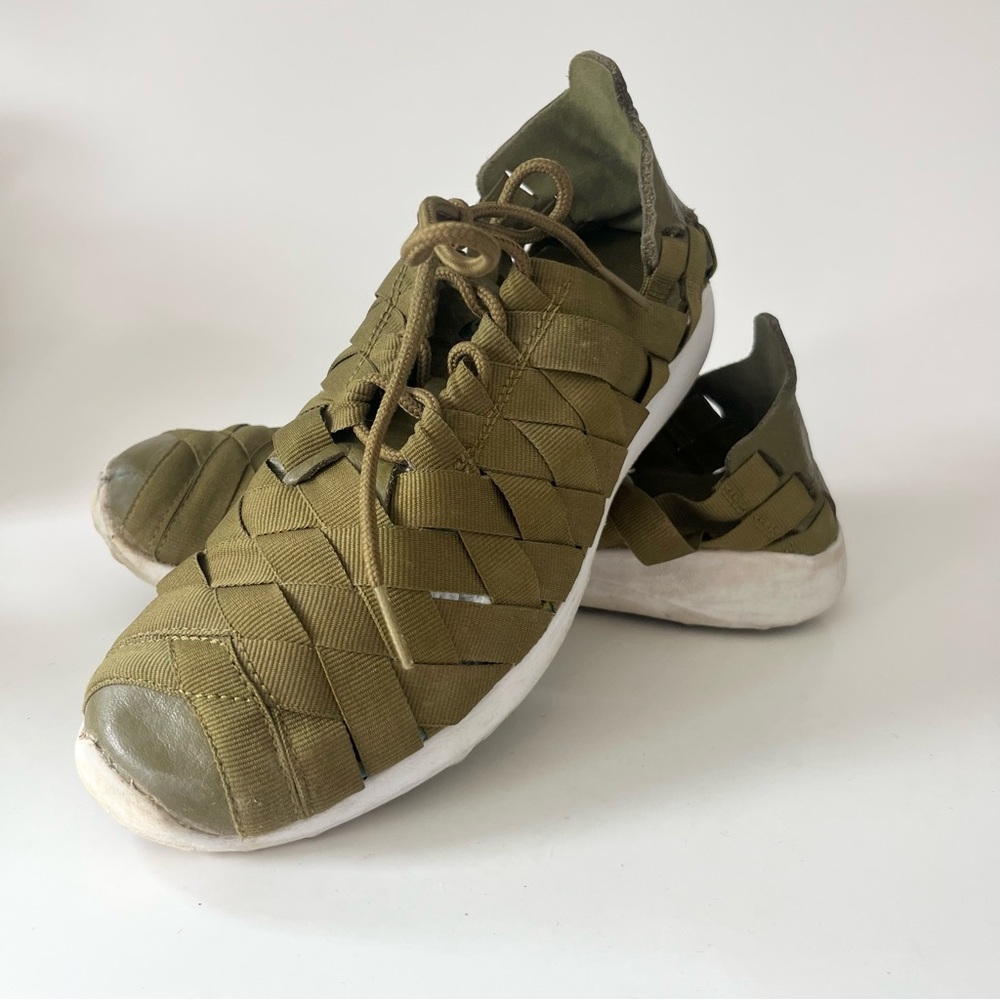 Nike Juvenate Woven Womens Green Sneakers Active Fitness 833824–300 2016 Sz 9